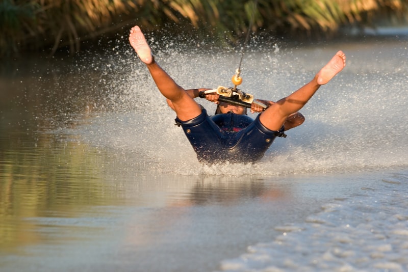 ski_nautique_pied_nu - Sports Nautiques ski_nautique_pied_nu - Sports Nautiques