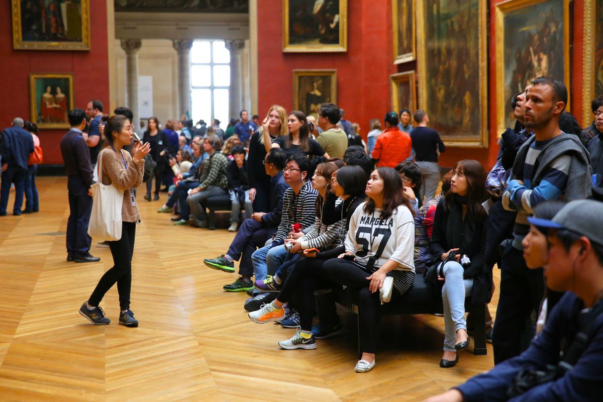 Louvre Museum group tours