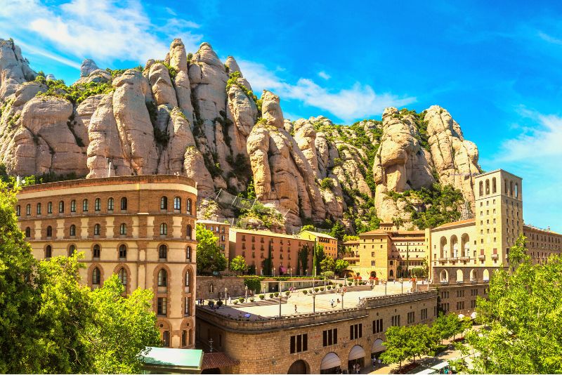 Sagrada Família and Montserrat tickets