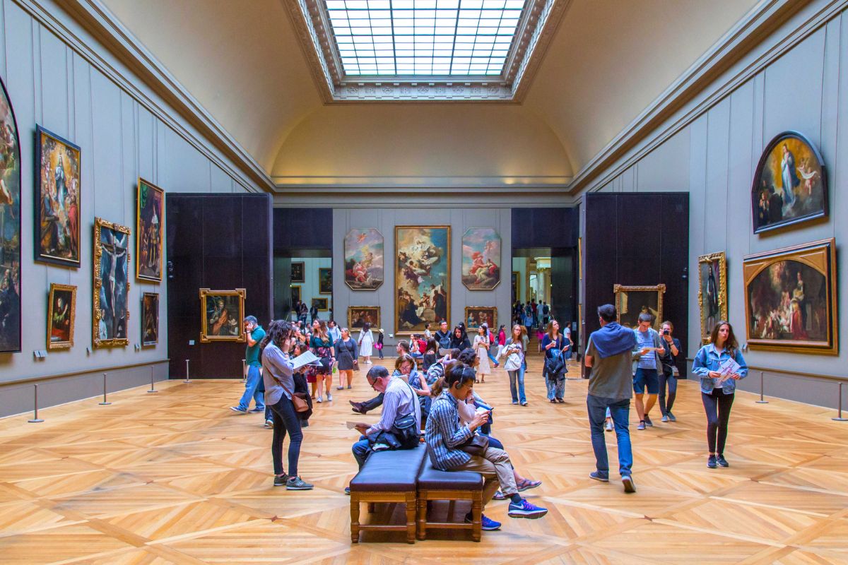 themed Louvre Museum tours