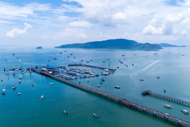 En el muelle de Chalong