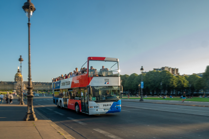 discounted hop on hop off Paris bus tours tickets