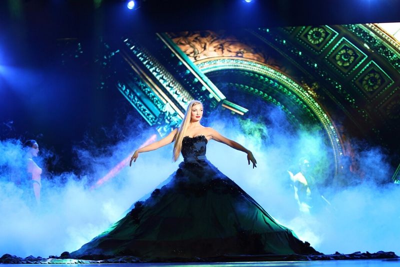 Leer del espectáculo de París