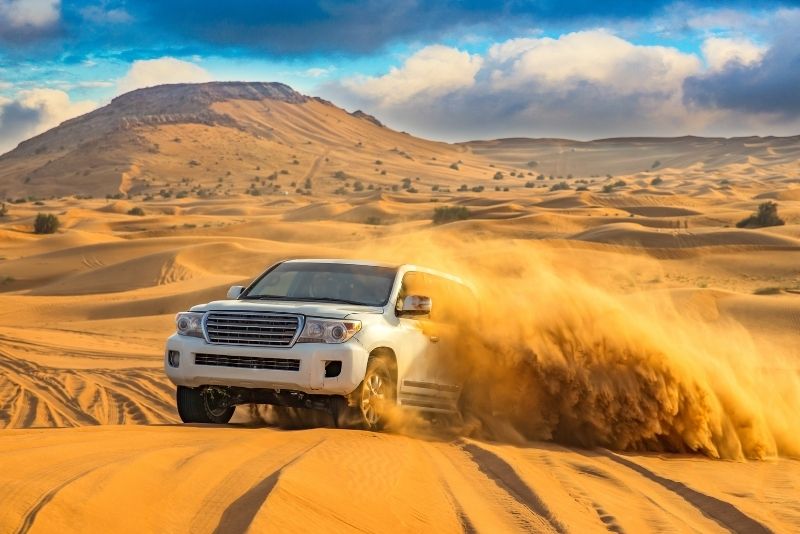 4 × 4 Dünenschlag in Dubai