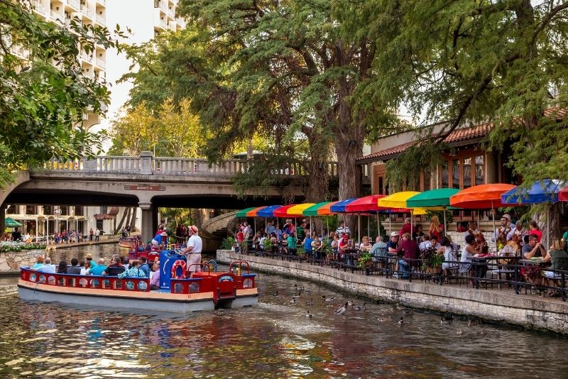 boat tours in San Antonio