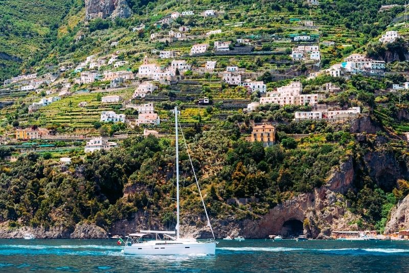 Boat tour of the Amalfi Coast with Aperitif