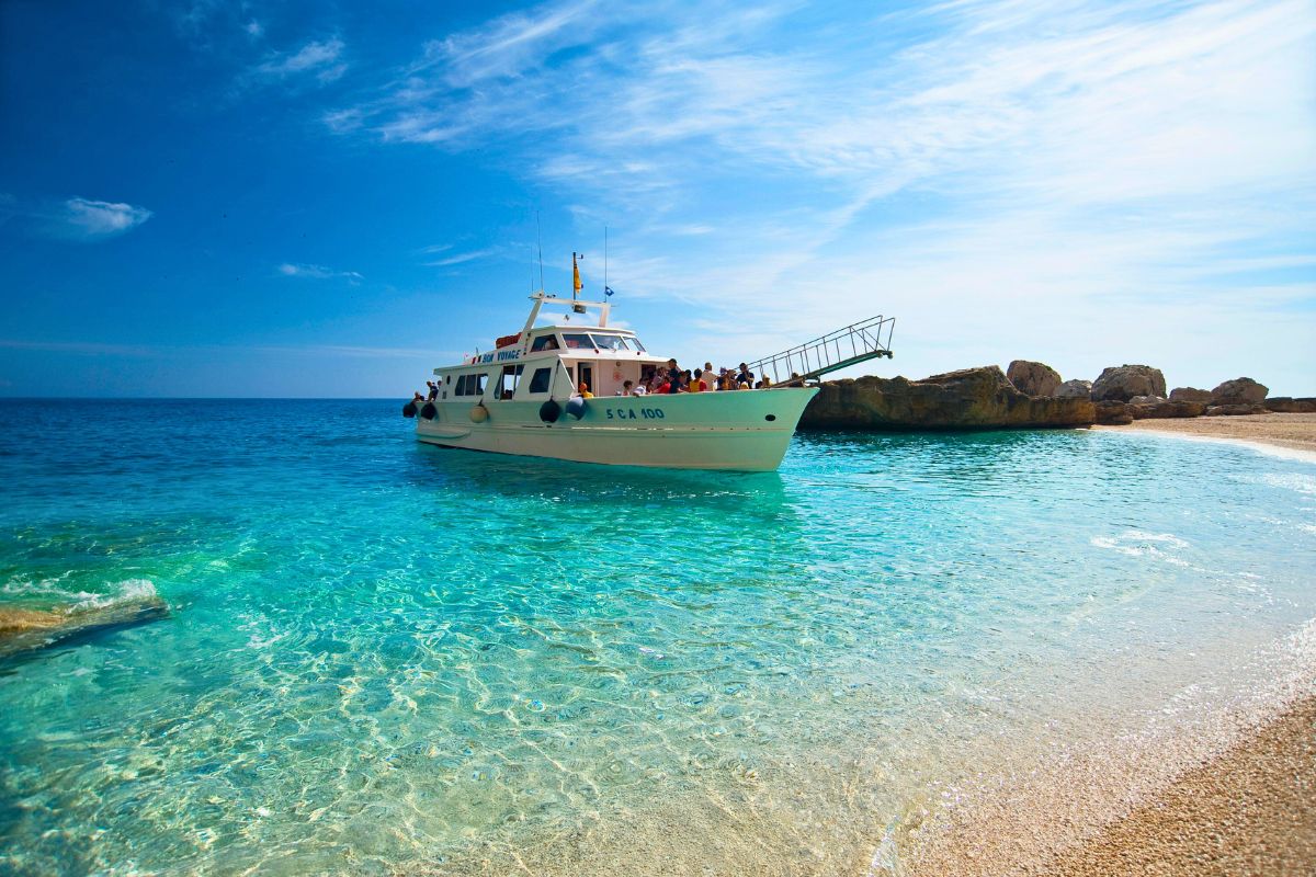 Battello nel Golfo di Orosei