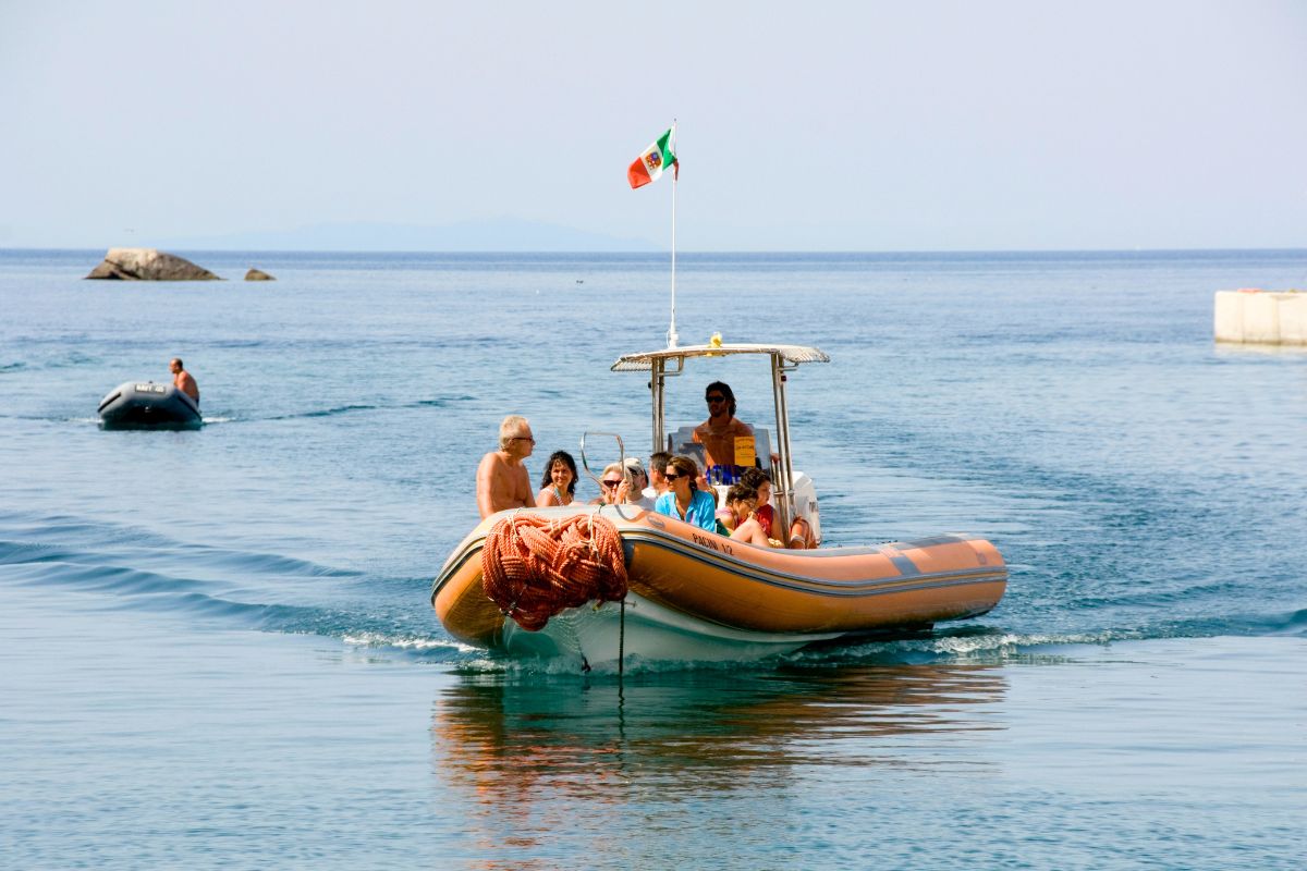 Polignano a Mare in gommone