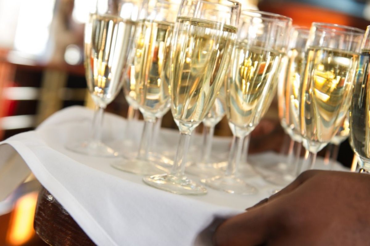 London bottomless brunch cruise by Thames Dinner Cruise