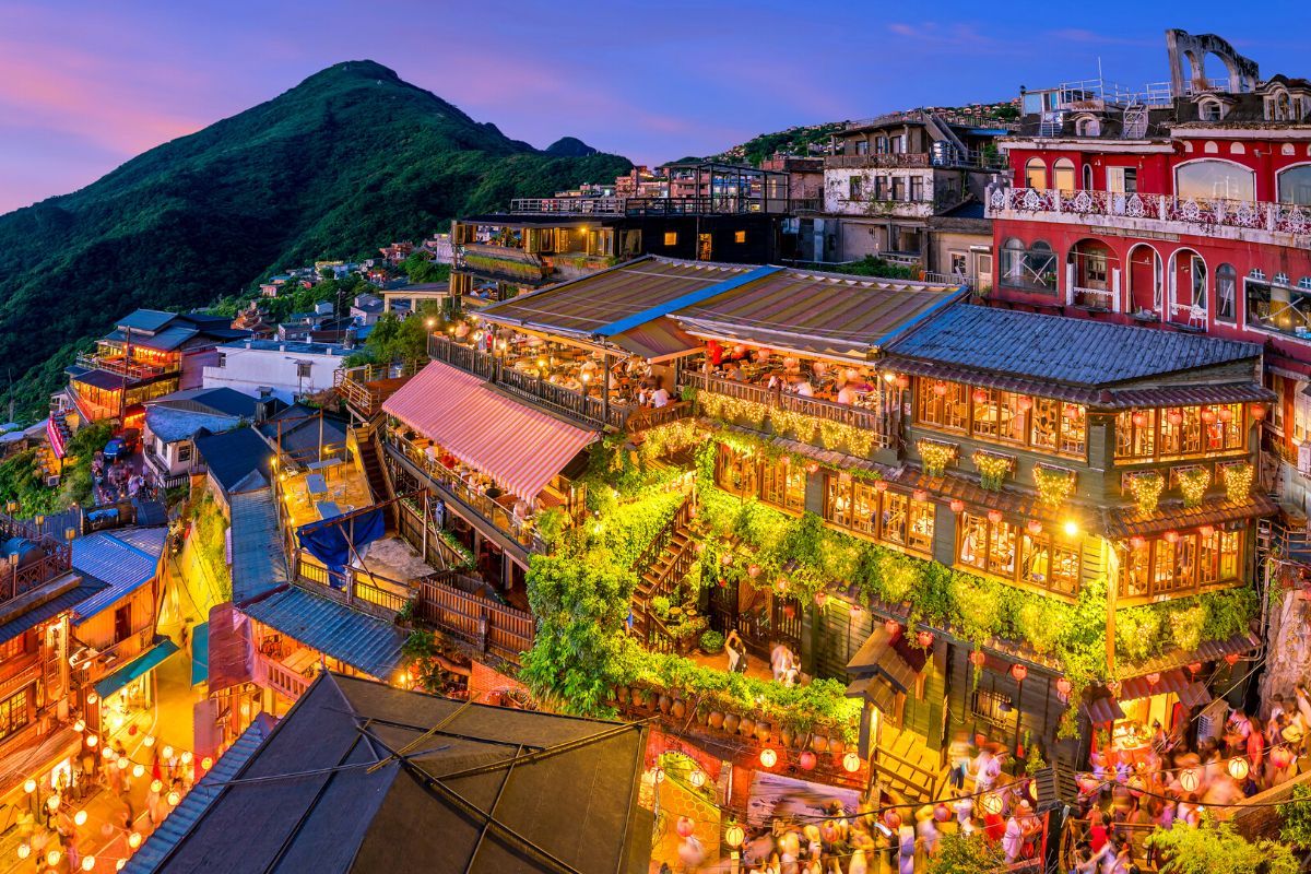 Jiufen: Day Trips and Tours from Taipei